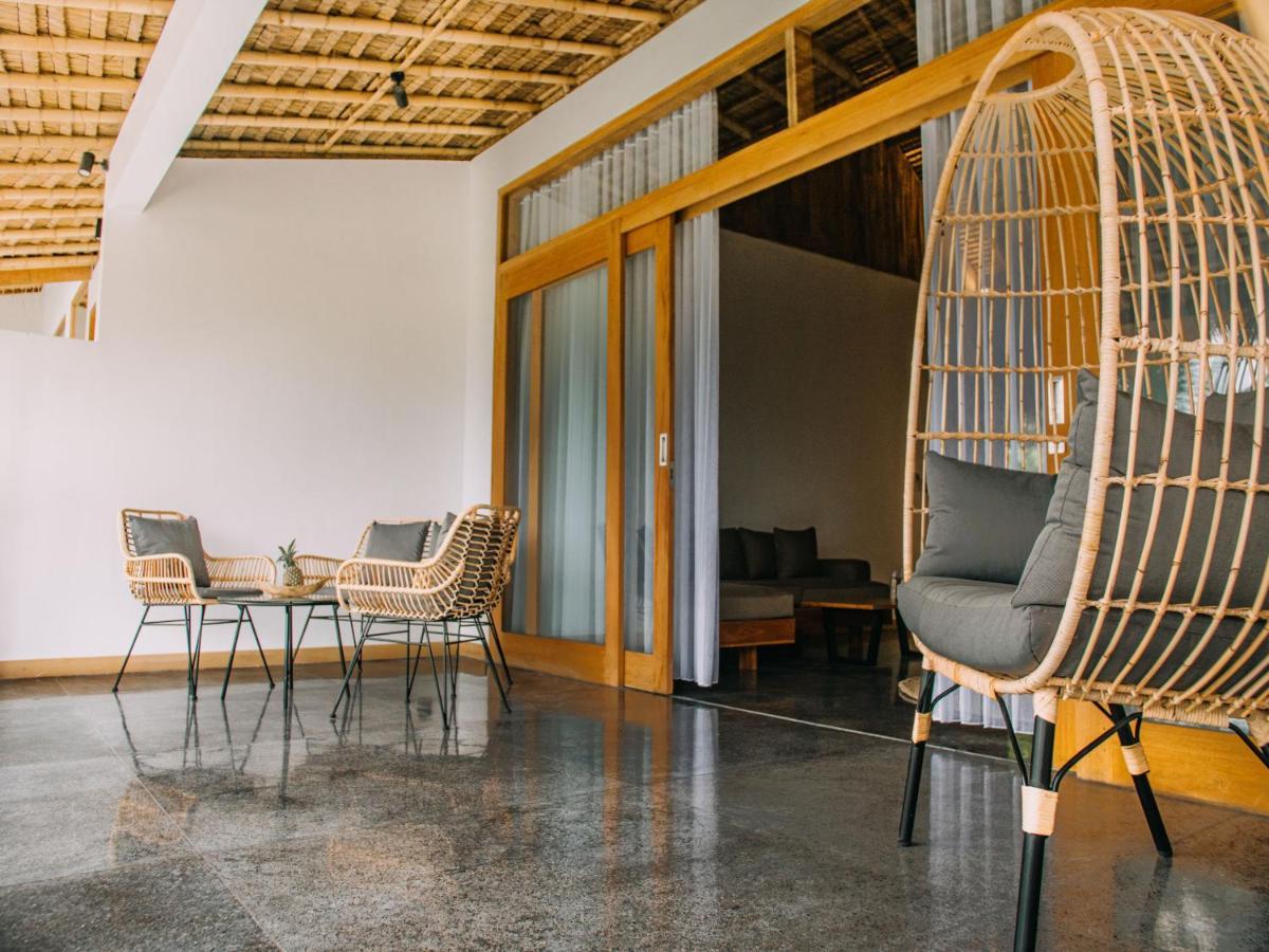 Neano Escape Ξενοδοχείο Manggis Εξωτερικό φωτογραφία Interior of the library